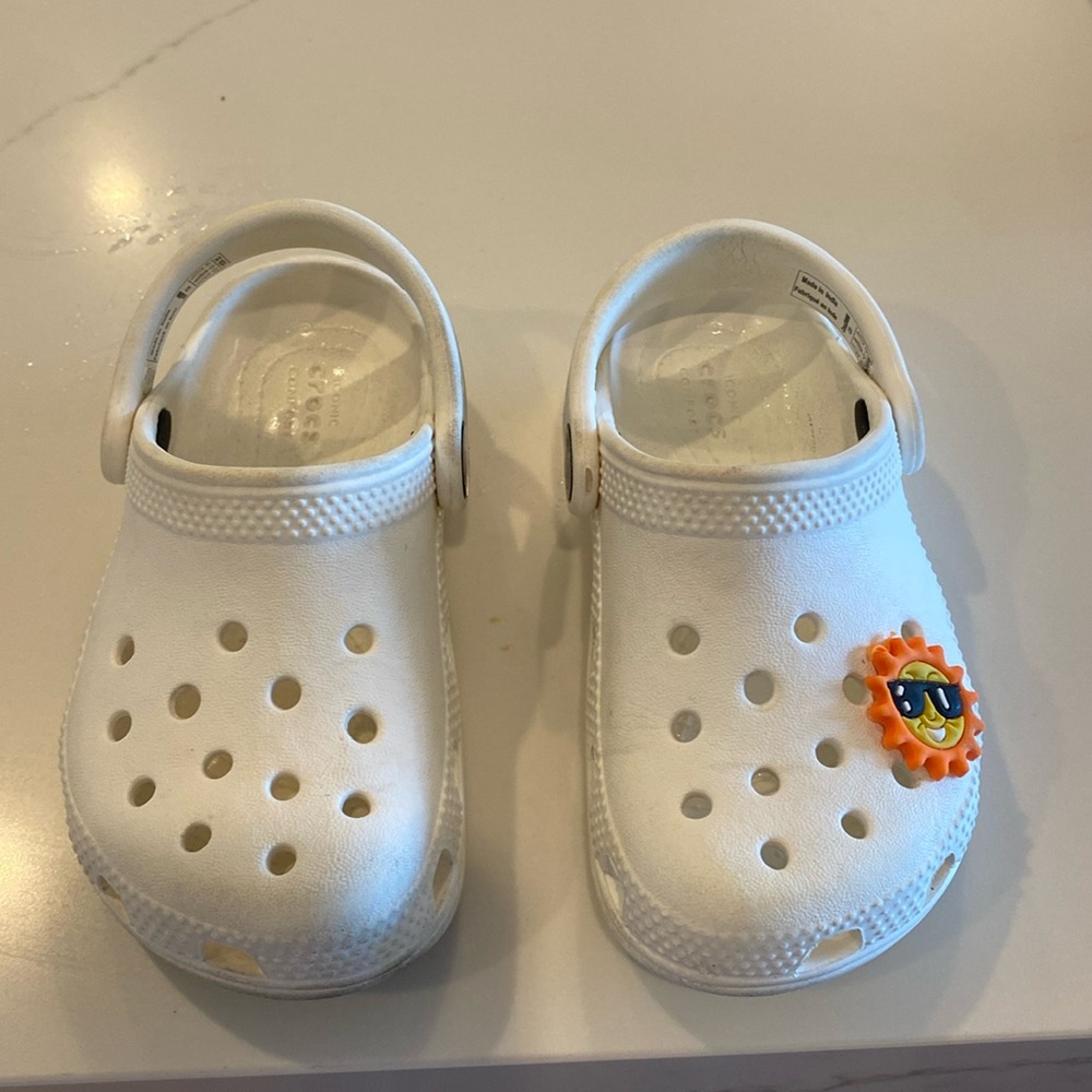 White Crocs, great condition w Jibitz!